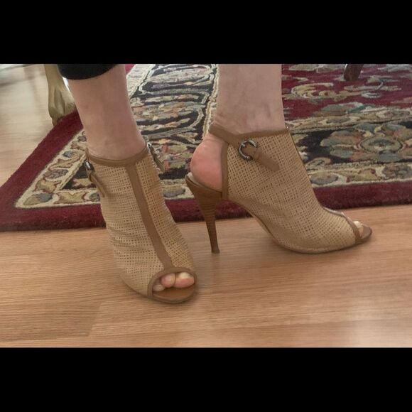 MarTochi beige mesh high heel sandals, great shape, worn 2 times, size 9 - Picture 4 of 8